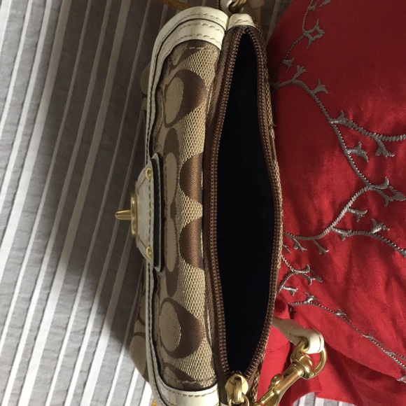 Coach wristlet - Picture 4 of 4